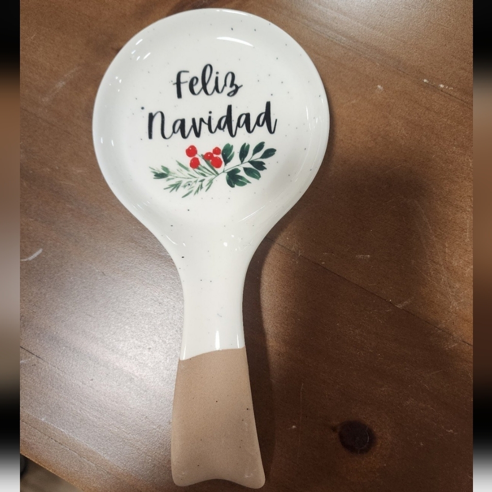 Festive Feliz Navidad Spoon Rest - Cream and Tan